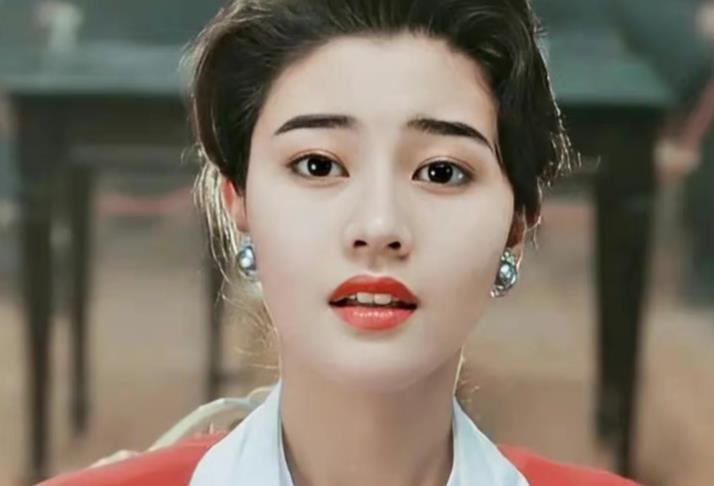 高挺最美港姐李嘉欣的浓颜脸从何而来