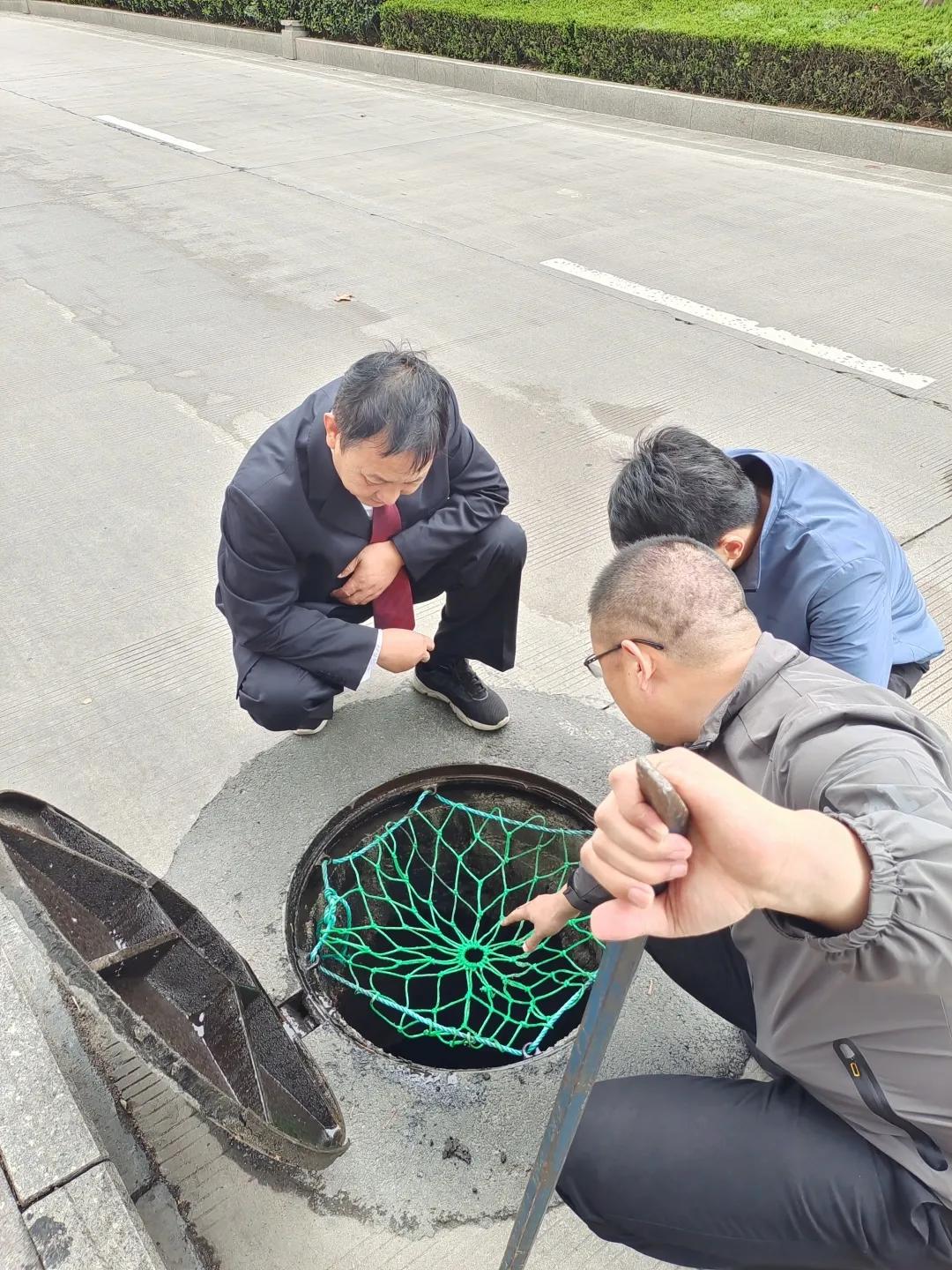 治理问题井盖 助力美丽家园|商城县检察院持续开展"窨井盖安全"公益