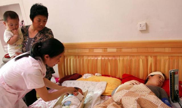 因为|产后不能洗澡，坐月子身上味道能把人“熏晕”？老人说法不能全听