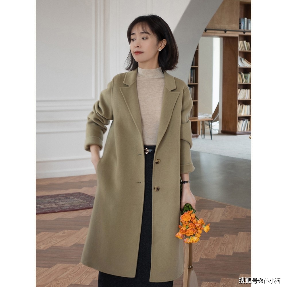 下装 建议中年女性多备这3件单品，轻松解决秋冬搭配烦恼，优雅又自信