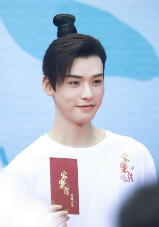 角色|《长歌行》后二度合作迪丽热巴，干个饭就接到了个男二号！