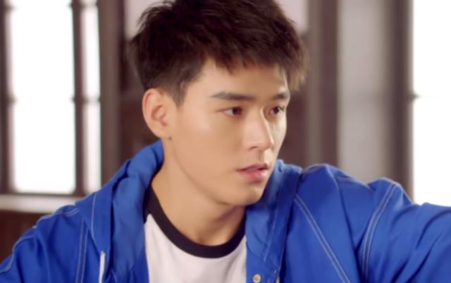 腹肌|更新10集，豆瓣好评满屏飘，笑出腹肌，龚俊新剧凭什么？