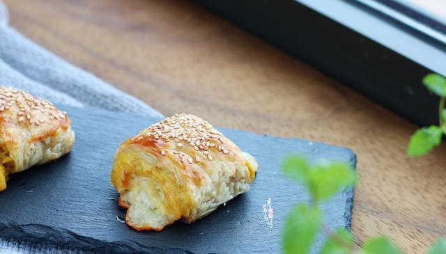 怎样做红薯卷 2bc4ccc86a73420984bedb81527cd19a.jpeg