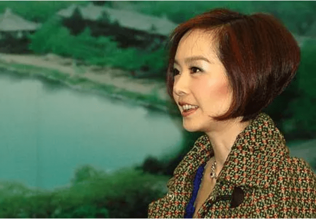 "聊天鬼才"鲁豫:2段婚姻,1婚老外,2婚嫁初恋,51岁未婚无子2_父母