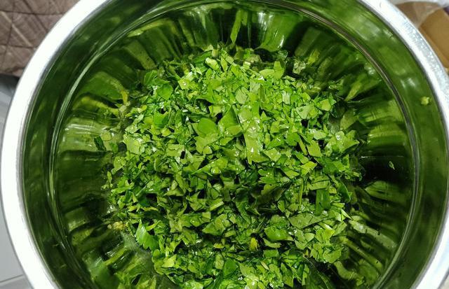 做法|想吃煎饺不用买，快来跟我学，底脆香馅多汁，每1步诀窍都告诉您