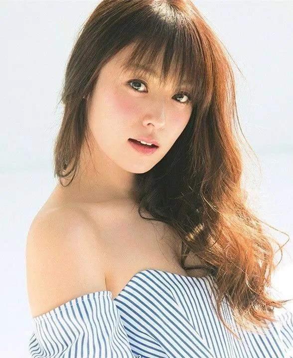 39岁深田恭子的颜值状态有多绝 凭少女美肌登上热搜 美丽动人 好身材 全网搜