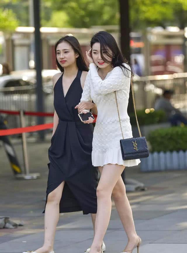 时尚 背心裙和吊带裙一直都是不会过时的时尚元素,你们喜欢吗?