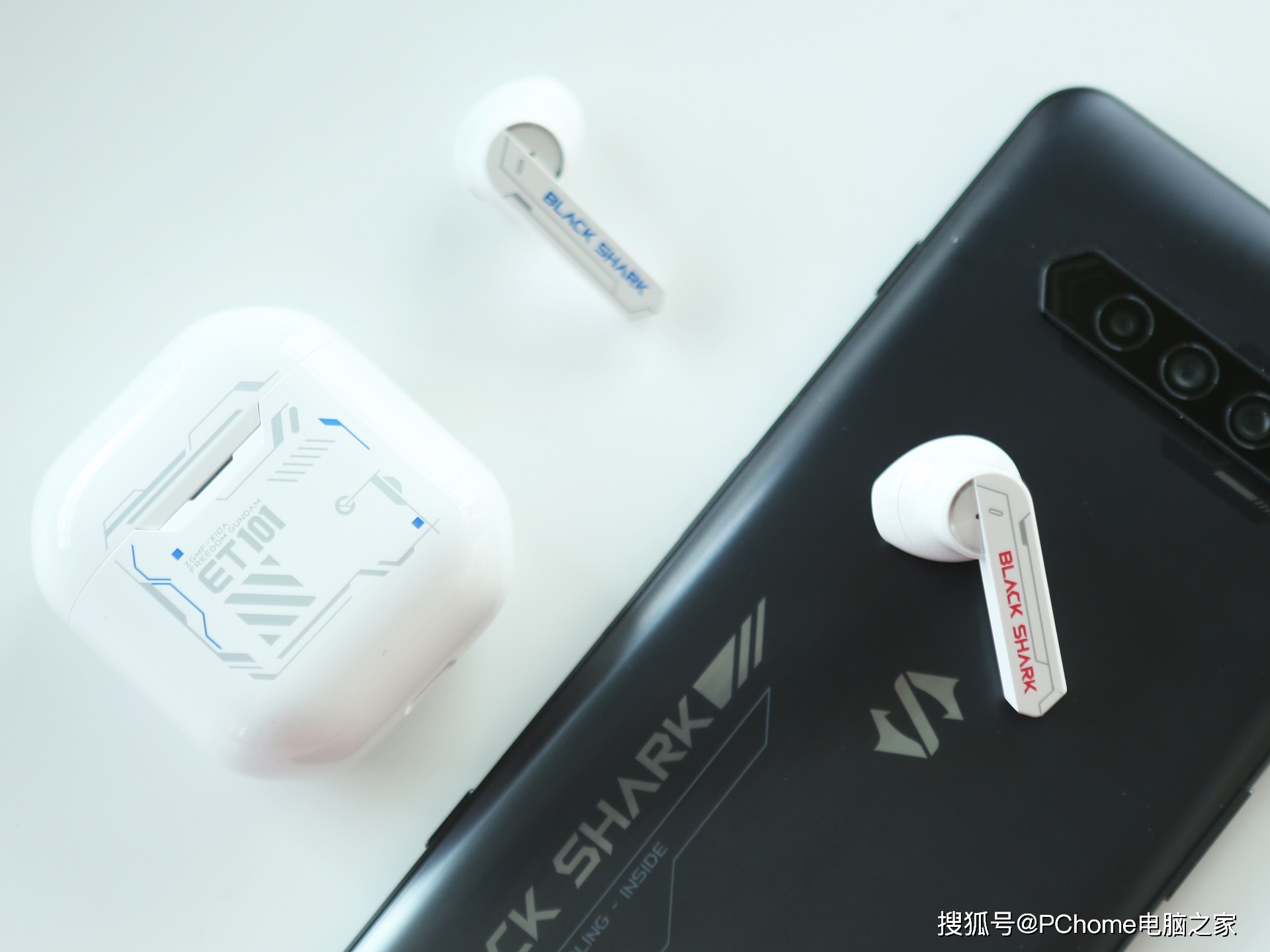 黑鲨凤鸣真无线蓝牙耳机体验 超低延迟确认敌人方位更快速