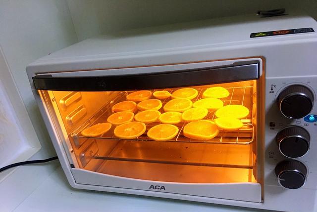 很漂亮|橙子直接烤成干，用来泡水喝香甜爽口，做给家人吃