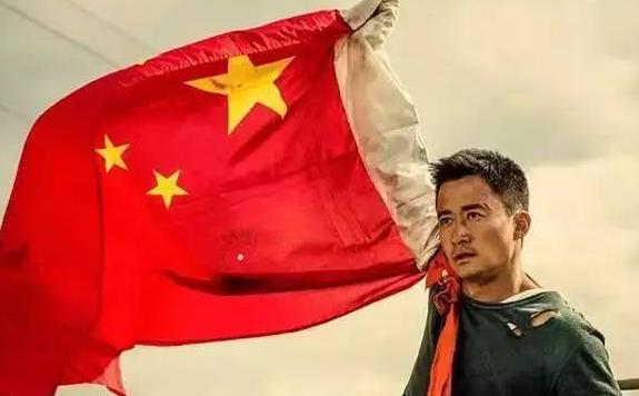 因为|吴京动了谁的底线？票房大爆却无人祝贺，娱乐圈为何集体“失声”