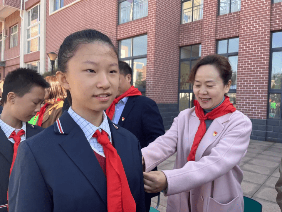 济南历下区科苑小学举行第十一次少先队代表大会暨新队员入队仪式