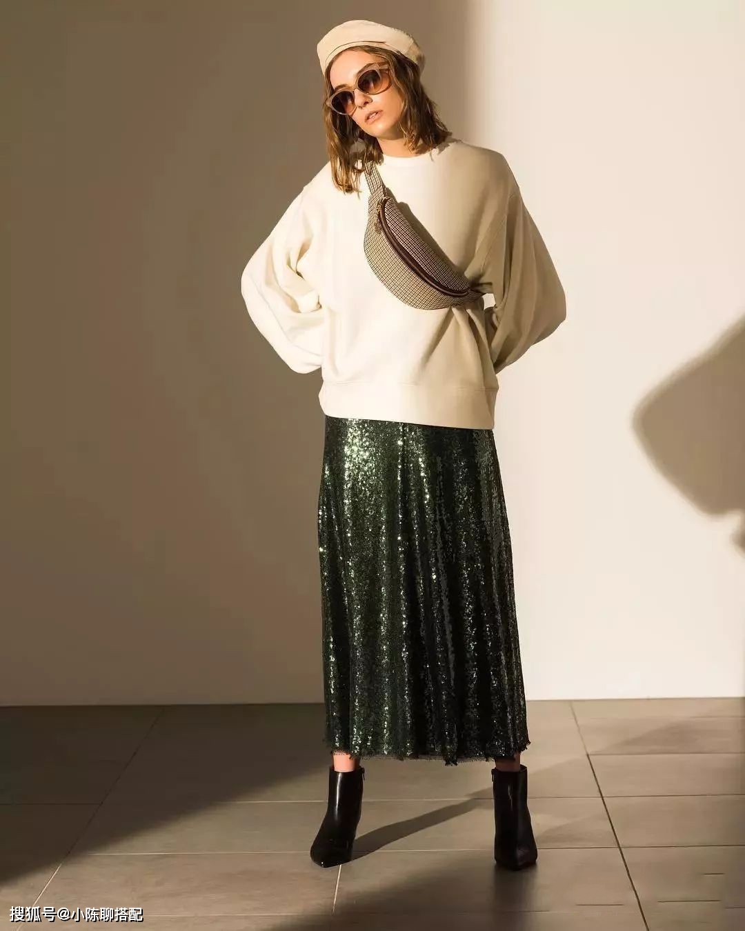 款型 毛衣+半裙,毛衣+烟管裤=今秋时髦搭配,可气质可温柔
