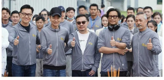 吴京|60岁的刘德华依然拼命，两部电影一起拍，每部都是大制作