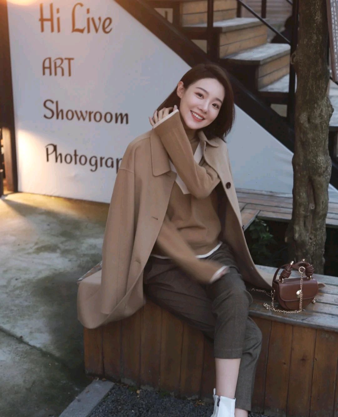 风景线 谁说穿基础款不好看的?只要会搭配,轻松成为街角的靓丽风景线