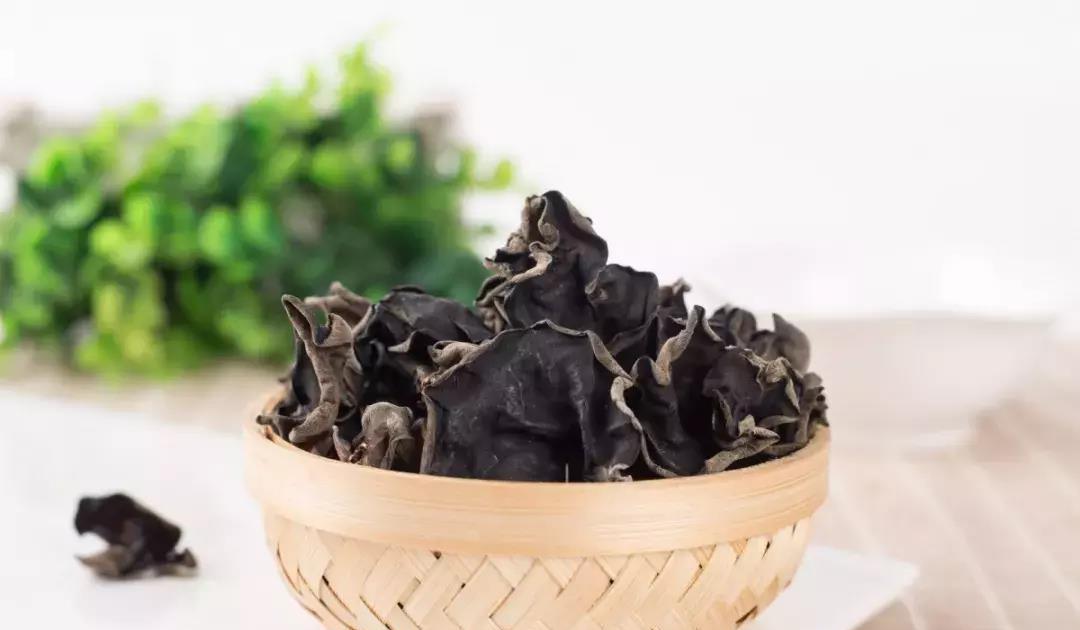 控制|得了糖尿病，血糖控制不好怎么办？如何降血糖，试试这5种食物