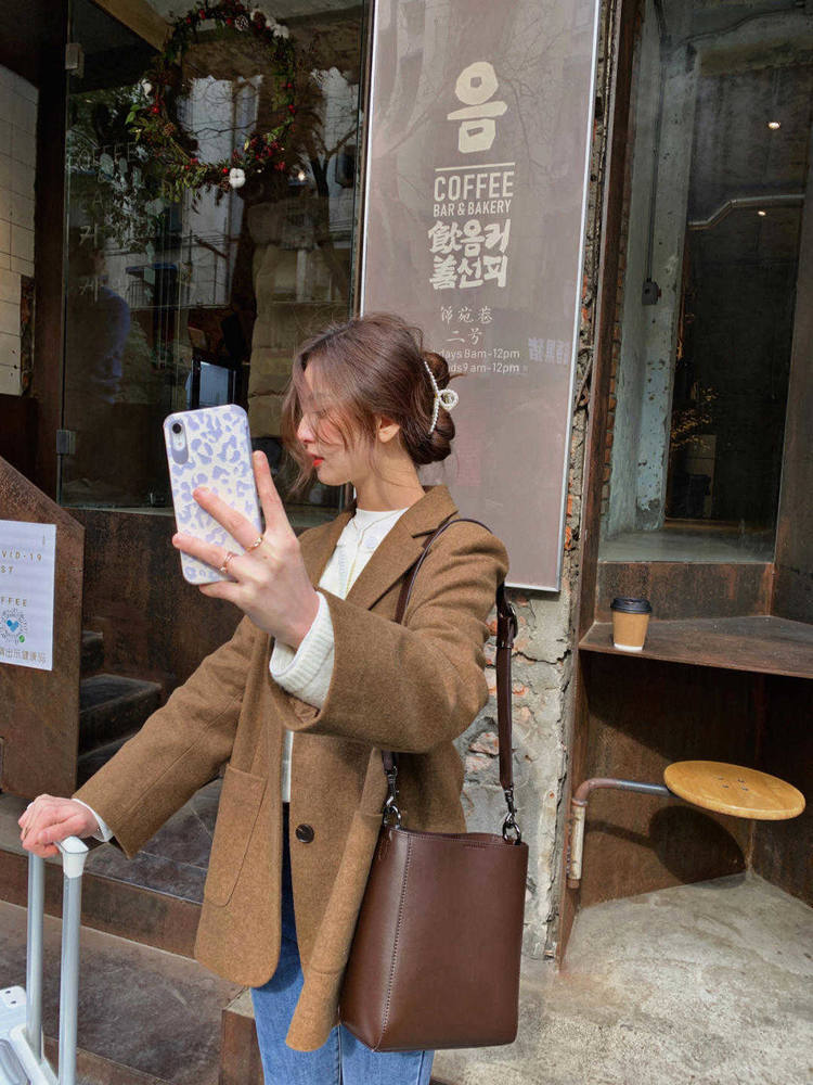 身材 裤子和大衣的搭配，看起来有气质