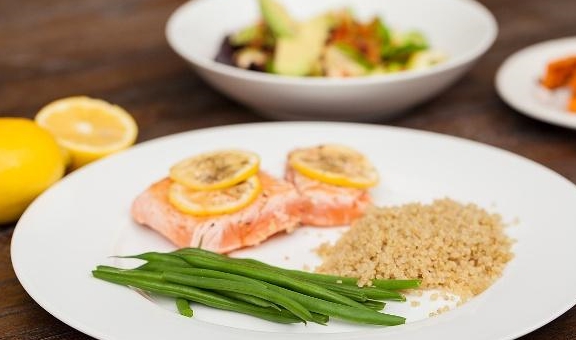 控制|糖尿病人餐后血糖高的原因是什么，要怎么办？