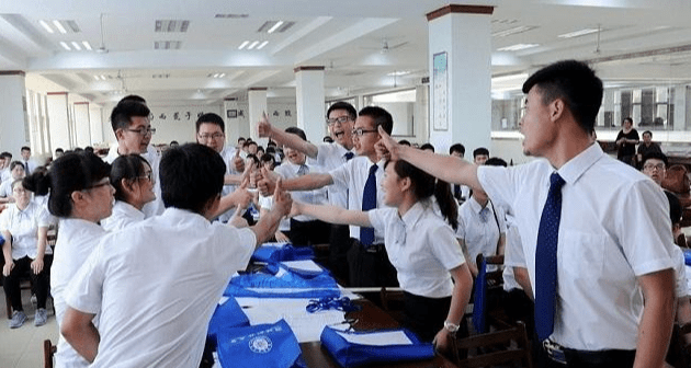 品牌 清华学霸休学创业，靠父母给的20万起家，创办服装品牌年入3亿