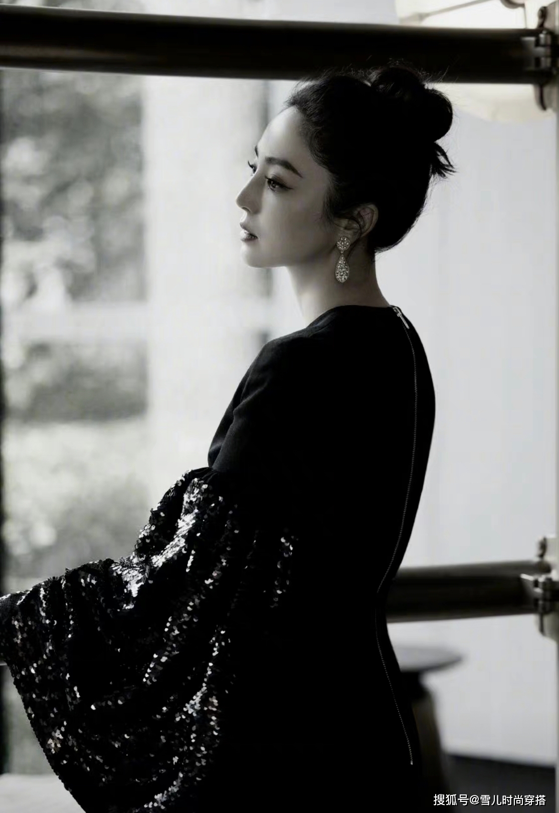 设计 董璇和佟丽娅同框犹如“黑白天鹅”,一个性感冷艳一个氛围感十足