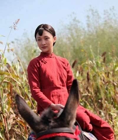 要求|当年，40岁的周迅在《红高粱》里面演19岁的九儿，和朱亚文对戏，太拼了