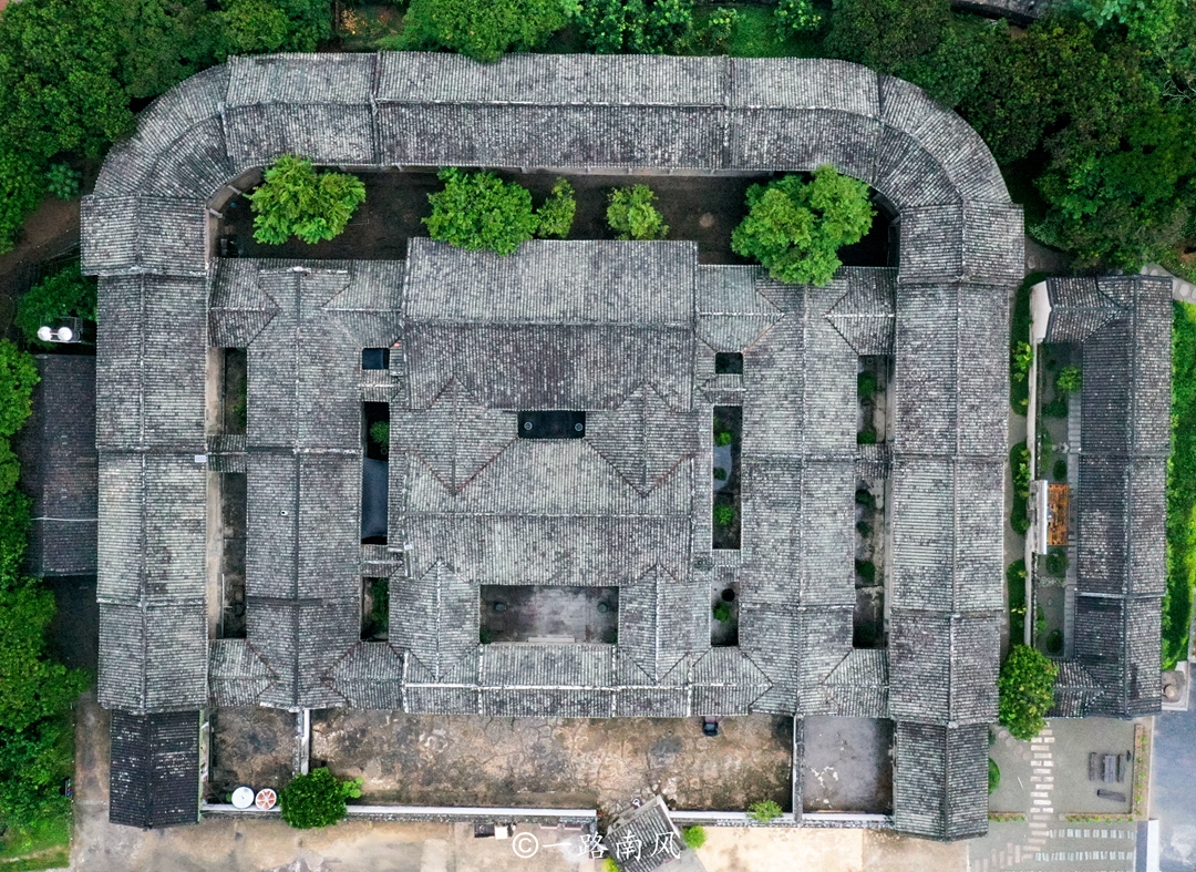 主人|梅州旅游发现豪宅，主人曾是南洋华人首富，财富比清朝国库还多