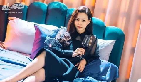 the|选美冠军，高干富豪家庭，还有神演技！这位韩剧女星不红就离谱