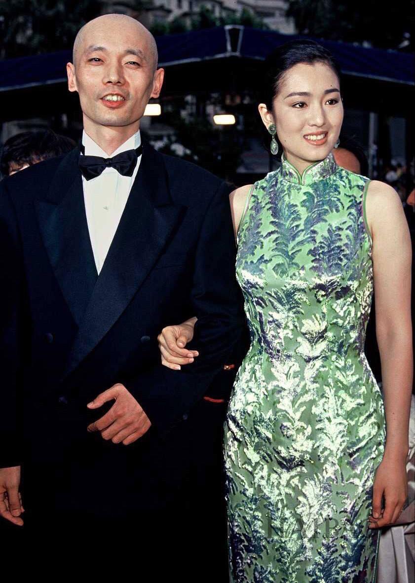 线条美 巩俐不愧是“旗袍美人”,她将旗袍穿出了中国女性的古典韵味儿