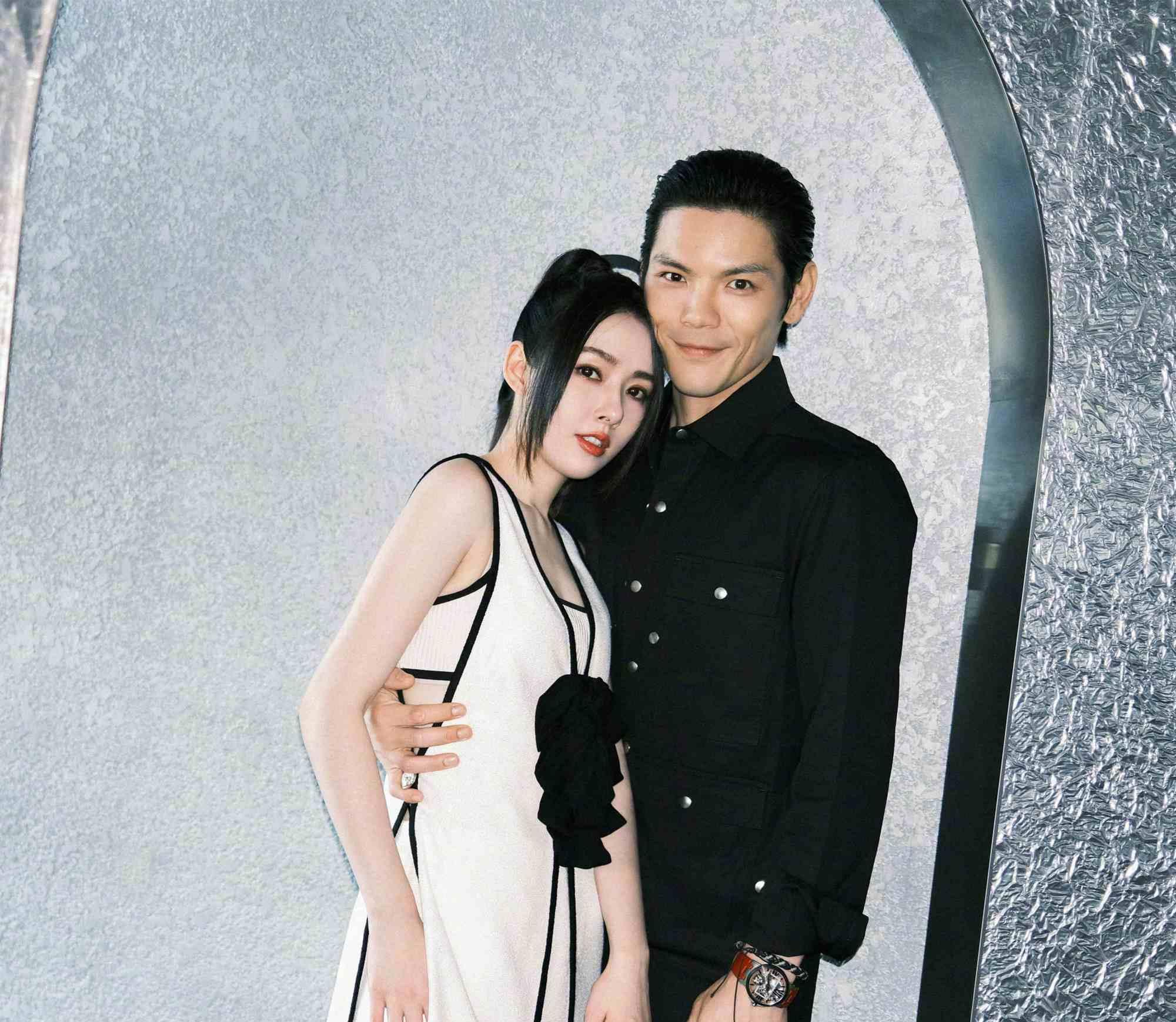 郭碧婷|郭碧婷疑似怀二胎！向佐发娇妻和自己的写真，称期待下一个宝宝