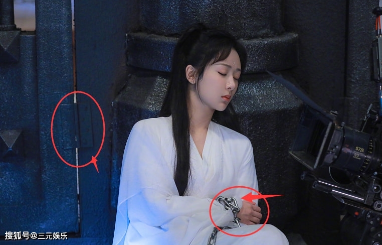 网友|杨紫新戏刚杀青，就被曝出有穿帮镜头，“证据”出自杨紫之手