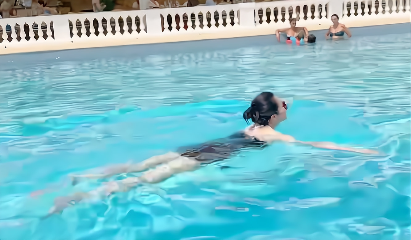 原创许晴游泳视频被翻出播放量超过500万网友赏心悦目