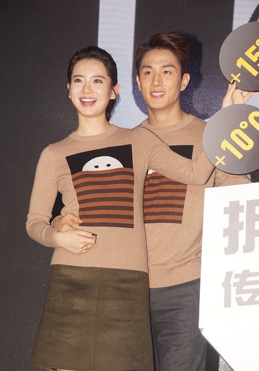 老公 戚薇真的很懂时尚，给老公安排情侣装，不同款但很暧昧