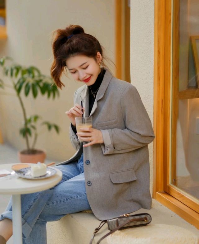 黑色 服装穿搭是女生的门面，可以很简约，但不能太过普通