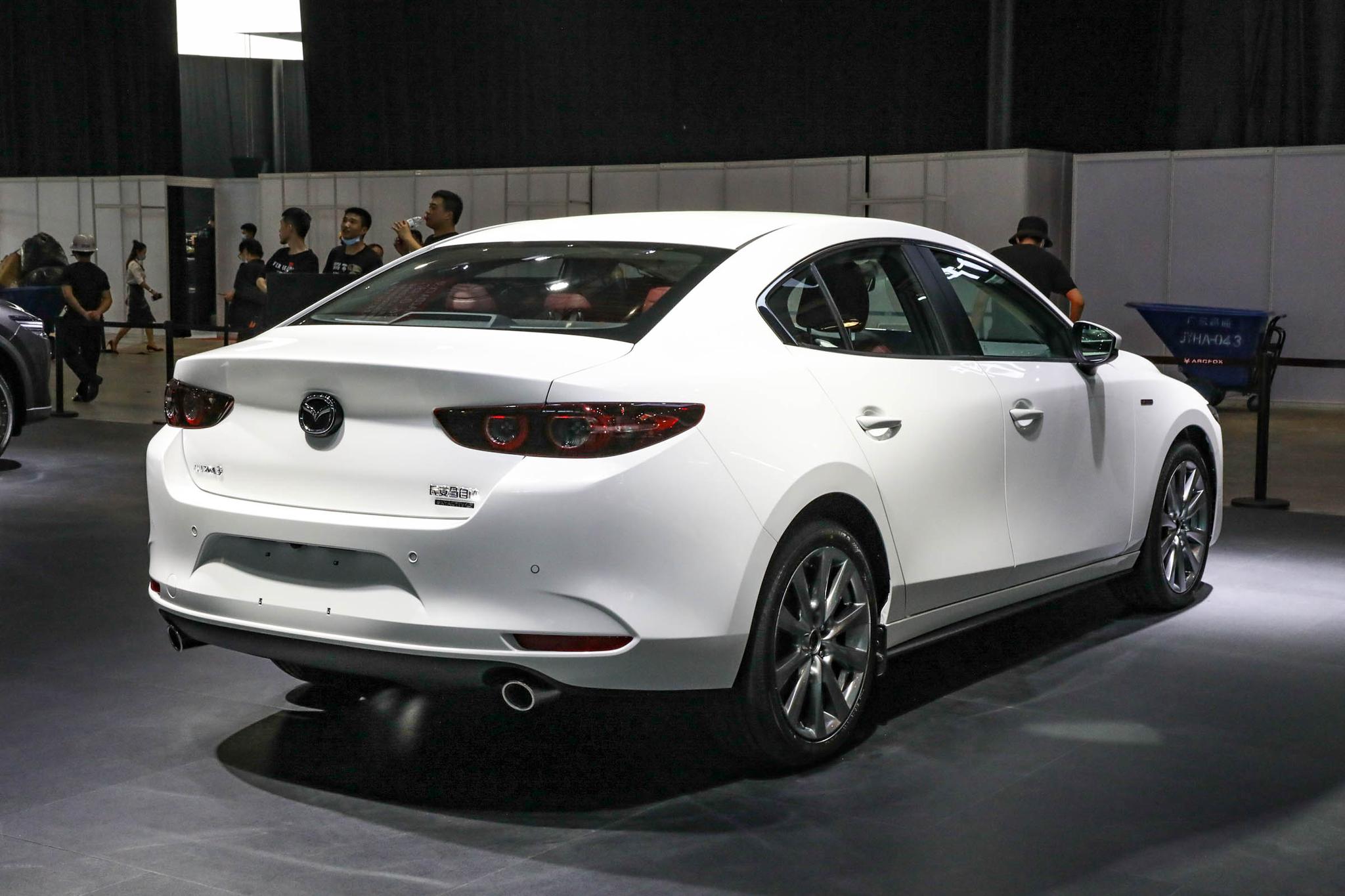 拉低门槛马自达3昂克赛拉20l质擎版上市售价1299万元