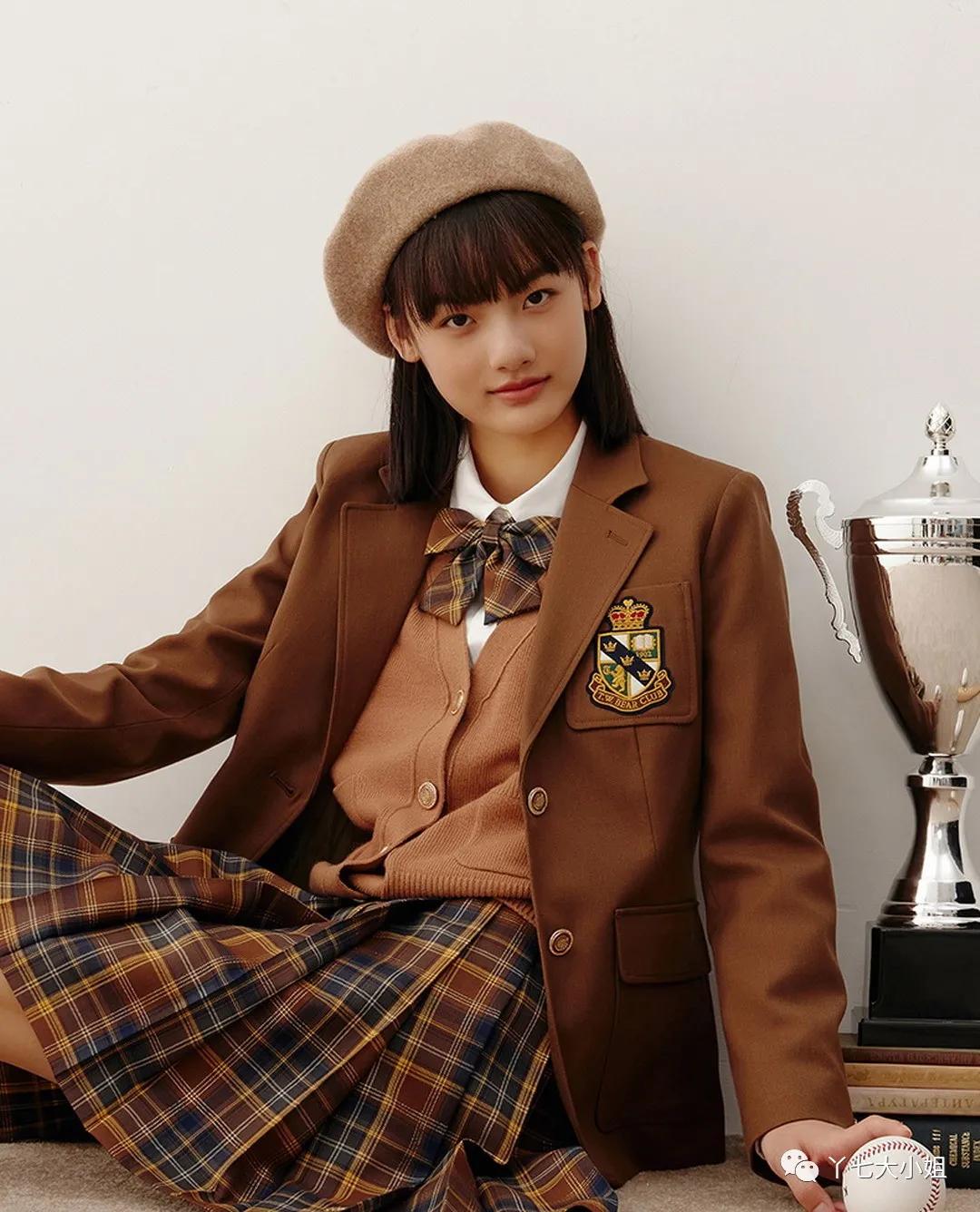 西装 2021秋冬女装流行趋势之:学院风