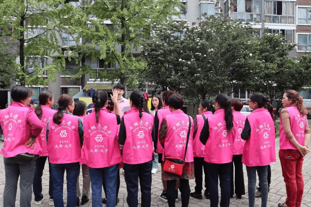 怎么当志愿者领队 0b8dd646420b4019ad2200092c1d090c.png