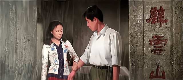 海市蜃楼|80年代十大“现象”佳片,《少林寺》1.6亿,《红高粱》获奖无数?