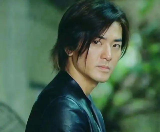 周星驰|香港电影十大经典角色，“九叔”林正英，“禁欲系”法海令人难忘！