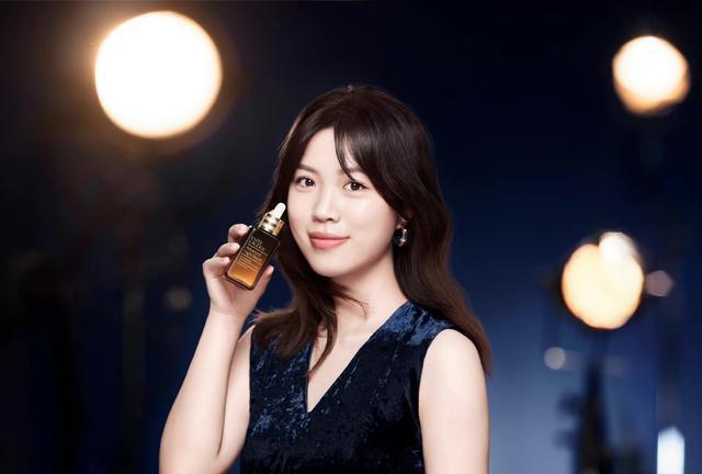 盛典|杨倩再获大奖，董卿亲自颁奖！最新真人秀节目已播出，爸妈也到场