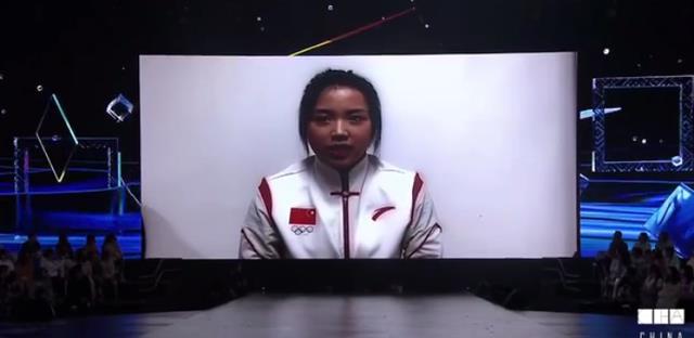 盛典|杨倩再获大奖，董卿亲自颁奖！最新真人秀节目已播出，爸妈也到场