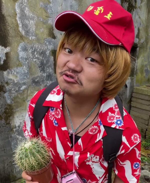 牛蓉|男网红取名“王宝弱”,消费宝强还捆绑马蓉,称要找姓宋的经纪人