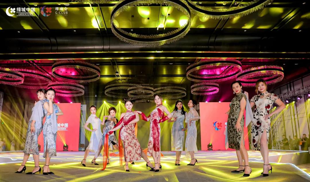 年华 花样的年华，如诗如花亦如歌