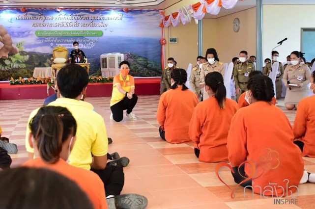 设计 泰国42岁长公主浪费好身材！紧身裤挡不住翘臀，继承颂妃的高颜值