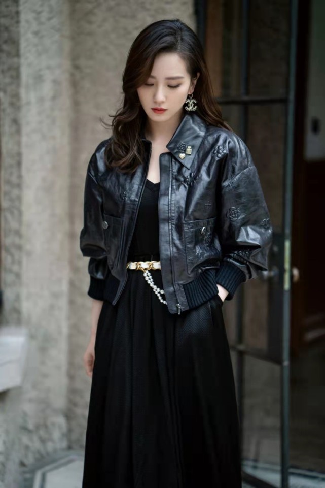 饰品 谁说皮衣不能拥有女人味！跟刘诗诗学皮衣穿搭，轻松拥有同款优雅