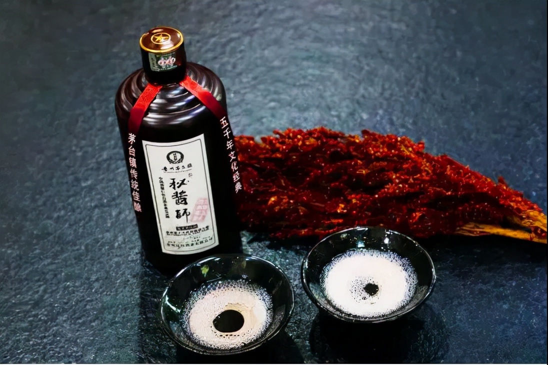 茅台镇是天然窖池青山绿水好山好酒秘酱师