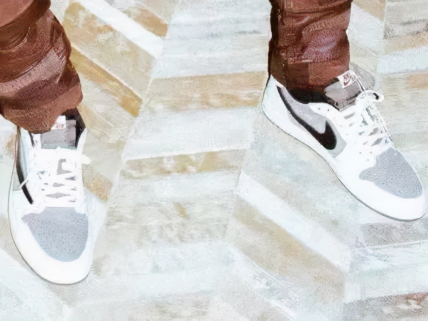 Low 倒钩又出新配色？Travis Scott 亲身演绎YE式穿搭一同释出！