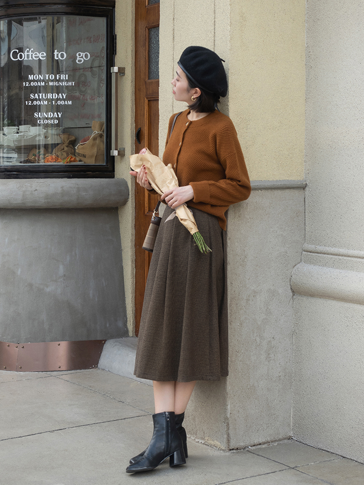 颜色 不露腿的秋冬穿搭来喽，大衣搭配牛仔裤保暖舒适，时髦又显气质