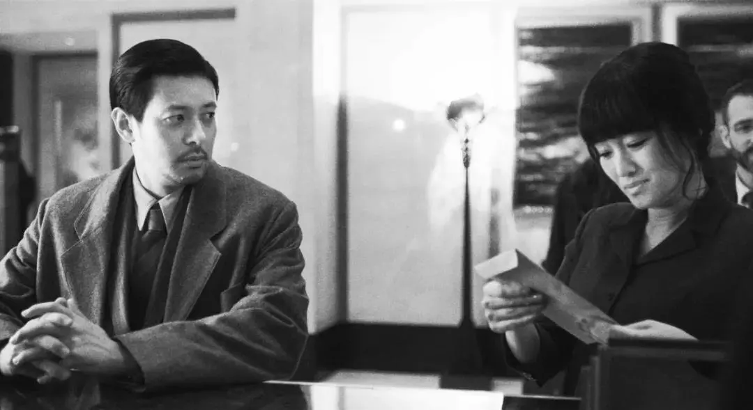 张颂文|一个女人扭转二战战局？《兰心大剧院》到底讲了什么？