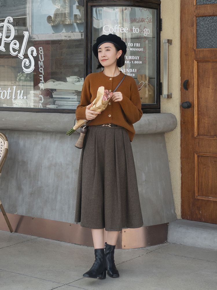 颜色 不露腿的秋冬穿搭来喽，大衣搭配牛仔裤保暖舒适，时髦又显气质