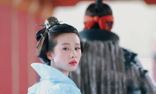 假发看够了雷同的双丫髻，明明编发、盘发和双马尾才是古装少女标配