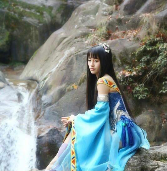 因为|鞠婧祎——被“四千年美女”绑架的人生，连头发丝儿都在努力